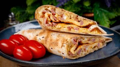  tortilja sa omletom i slaninom 