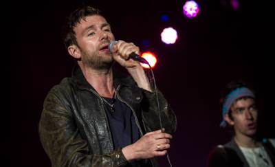  Dejmon Albarn izbačen sa svog koncerta 