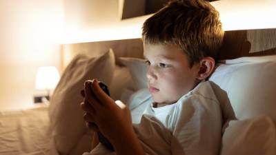  Znakovi zavisnosti o ekranu kod djece 