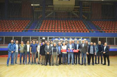  Nova Uprava RK Borac sa igračima. 