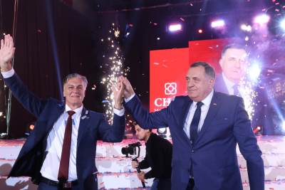  Dodik i Karan na tribini u Banjaluci 