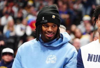  Daron Holms igra za Denver Nagetse 