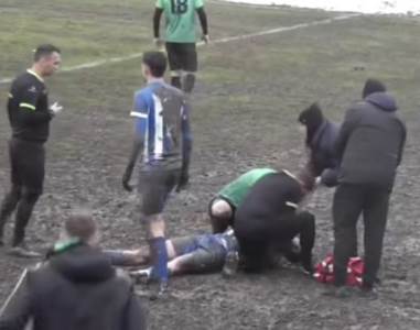  Pomoćni sudija utrčao na teren i spasio život fudbaleru 