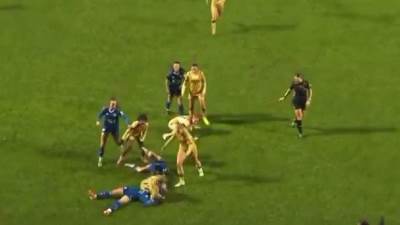  Engleska fudbalerka faul  