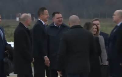  Iako je Helez zabranio: Sijarto sletio u Banjaluku, dobija počasni doktorat 