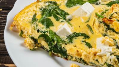  recept za omlet sa čia sjemenkama, fetom i spanaćem 