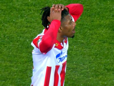  Tebo Učena dobio crveni karton na utakmici Crvena zvezda Steaua 