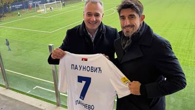  Veljko Paunović na meču Železničara i Radničkog 