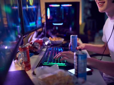  Poslanici Evropskog parlamenta traže regulaciju prodaje energetskih pića maloljetnicima 