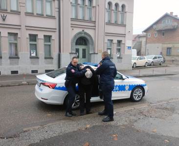   Oglasila se škola u Laktašima u kojoj je radio uhapšeni profesor  