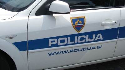  Učenik prvog srednje nožem izbo učenicu četvrtog razreda u lice i leđa 