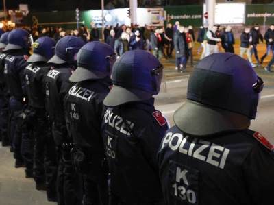  Policija na utakmici Šturm Crvena zvezda  