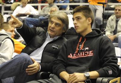  Vujadin Savić, objavio je na Instagramu sliku sina Andreja u dresu Zvezde  