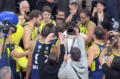  Košarkaši Fenera tjerali igrače Panatinaikosa sa terena  