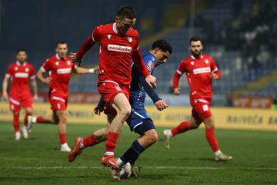  Manijaci naredili fudbalerima Željezničara da skinu dresove 