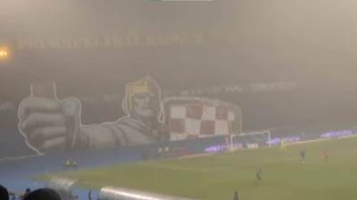  Ustaški pozdrav navijača Dinama 