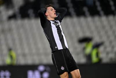  Andrej Kostić ide u Milan potvrdio Fabricio Romano 