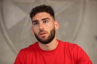  Nair Tiknizjan održao govor igračima Crvene zvezde 