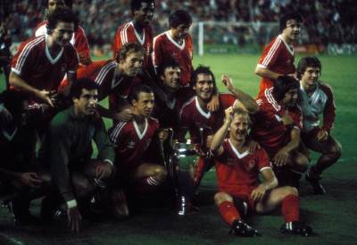  Ko je bio Džon Robertson 