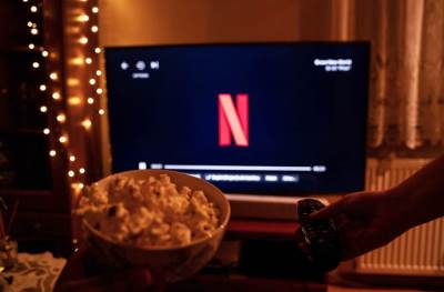  : Top 5 novogodišnjih filmova na Netfliksu 