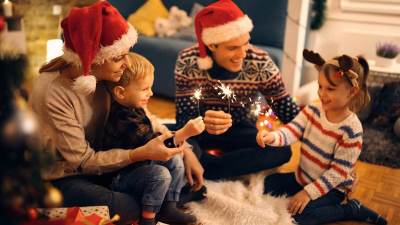  Ideje za porodičnu zabavu kod kuće za Novu godinu 