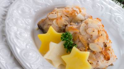  Recept za filete smuđa u kori od badema za Badnji dan 