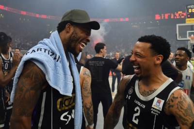  karlik dzouns se oprostio od tajrika 