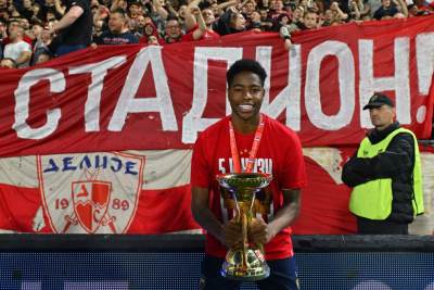  Fudbaler zvezde kejmer sandoval dobio otkaz 