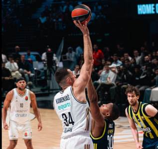  Kenan Kamenjaš dabl-dablom srušio Fenerbahče 