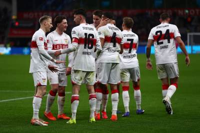  Fudbaleri Štutgarta na utakmici protiv Bajera 