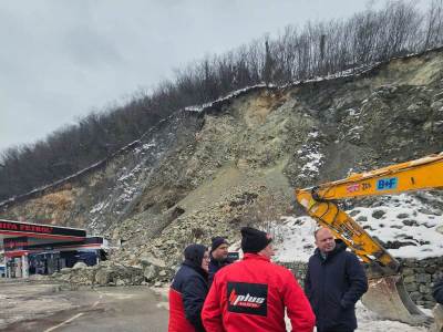  Opasno kod pumpe Hifa u zvorniku zbog kamenja 