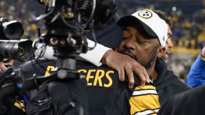  Majk Tomlin napušta Pitsburg 