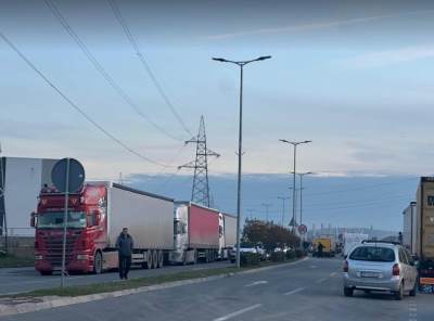  Mještani Zete i Botuna zaustavili saobraćaj ka Cetinju i Baru 