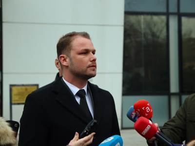  Draško Stanivuković stigao na posljednje ročište između RK Borac i Nebojše Torbice. 