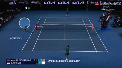  Novak Đoković zamalo pogodio sakupljačicu lopti 