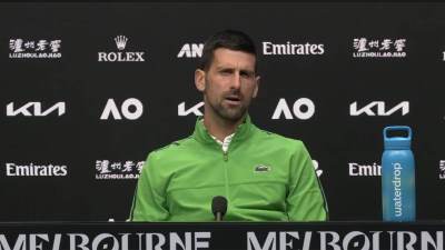  Novak Đoković izvnio se skupljačici loptica 