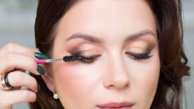  Kako šminkati spuštene kapke 