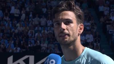  muzetija napali sto je predao mec djokovicu 