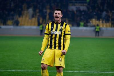  Dres Luke Jovića u muzeju AEK-a 