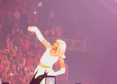  Niki Minaž podržala donalda trampa 