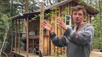  Danac sve ostavio i preselio se u šumu 