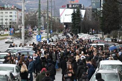  Okupljanje građana u Sarajevu povodom tramvajske nesreće 