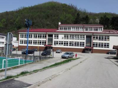  Oglasila se direktorka škole u Srebrenici 