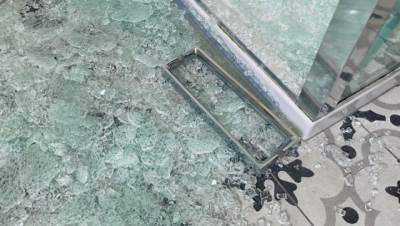  Mogu li staklena vrata tuš-kabine da eksplodiraju? 