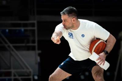  Dušan Alimpjiević okupio košarkaše Srbije 