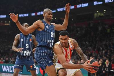  Efes smijenio sportskog direktora  