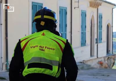  Vatrogasci spasili 400 rijetkih knjiga u Siciliji 