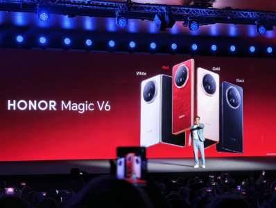  HONOR predstavio Robot telefon i Magic V6 u Barseloni 
