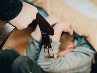  kaiš, zlostavljanje djece 