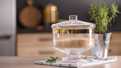  Zašto svaka kuća treba da ima teglu sa pirinčem i ruzmarinom 